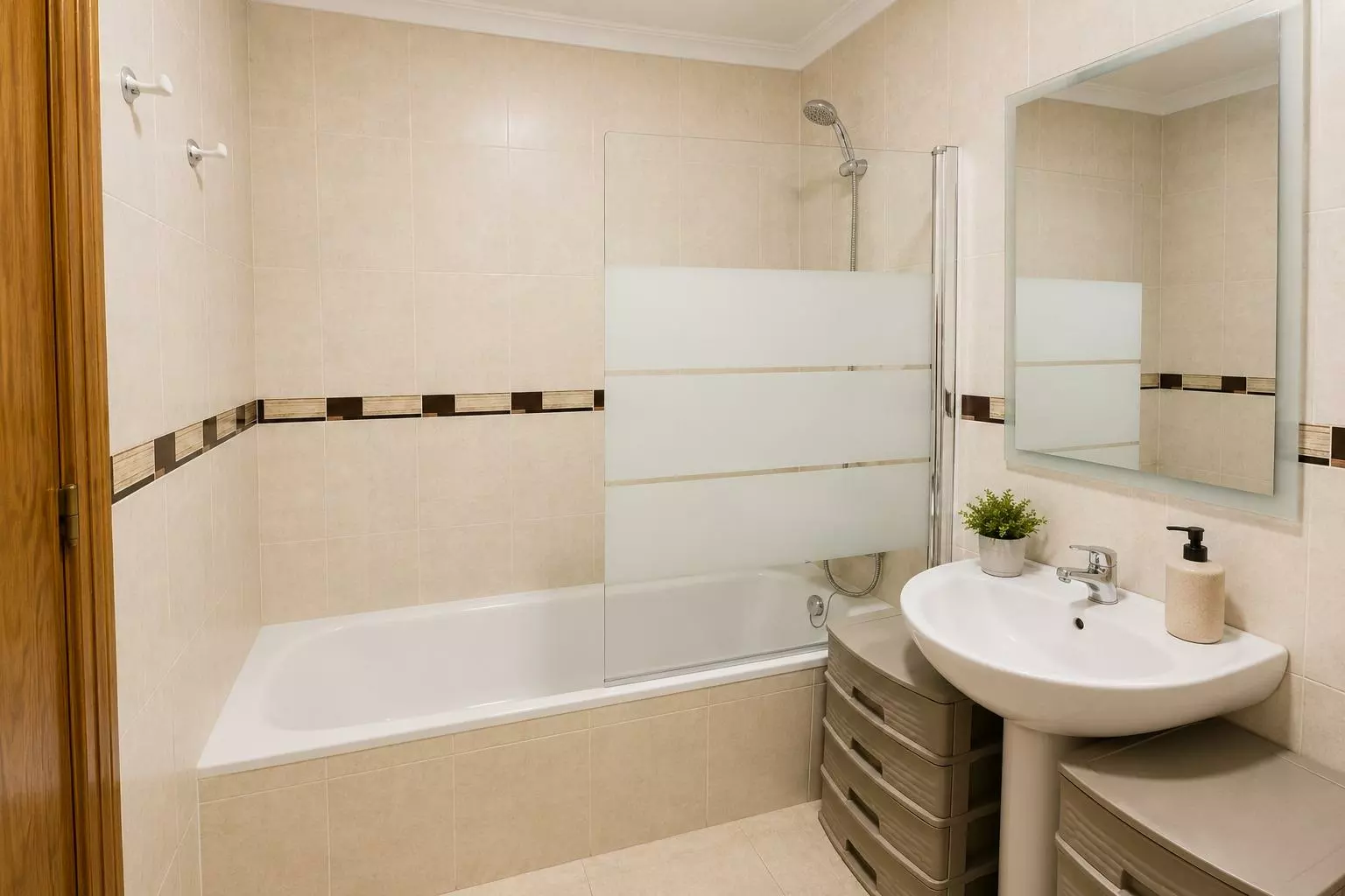 10-10-b7dd94 2-bedroom Bungalow In Orihuela Costa, Spain (82 M²)