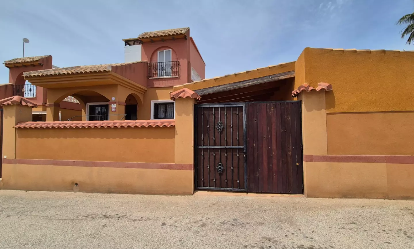 2-bedroom Villa In Torrevieja, Spain (90 M²)