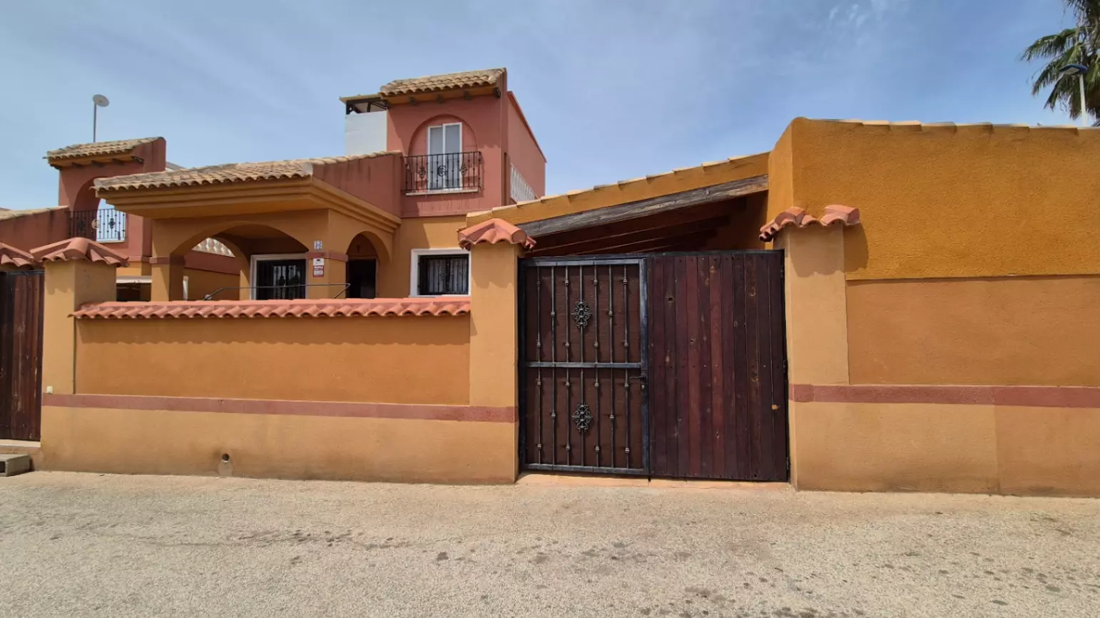 2-bedroom Villa In Torrevieja, Spain (90 M²)