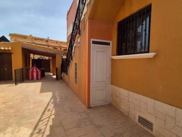 2-bedroom Villa In Torrevieja, Spain (90 M²)