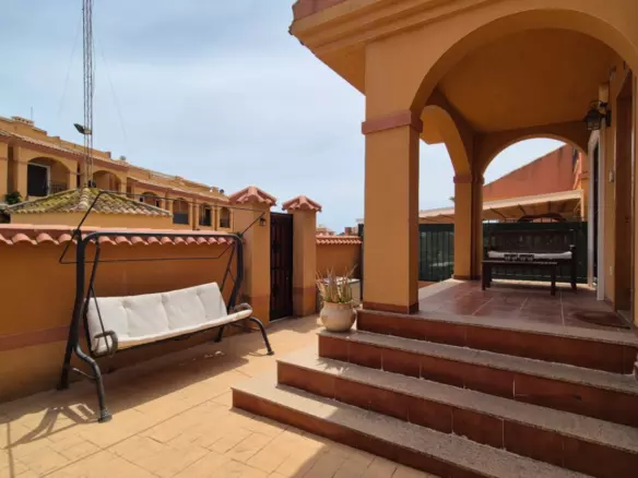 2-bedroom Villa In Torrevieja, Spain (90 M²)