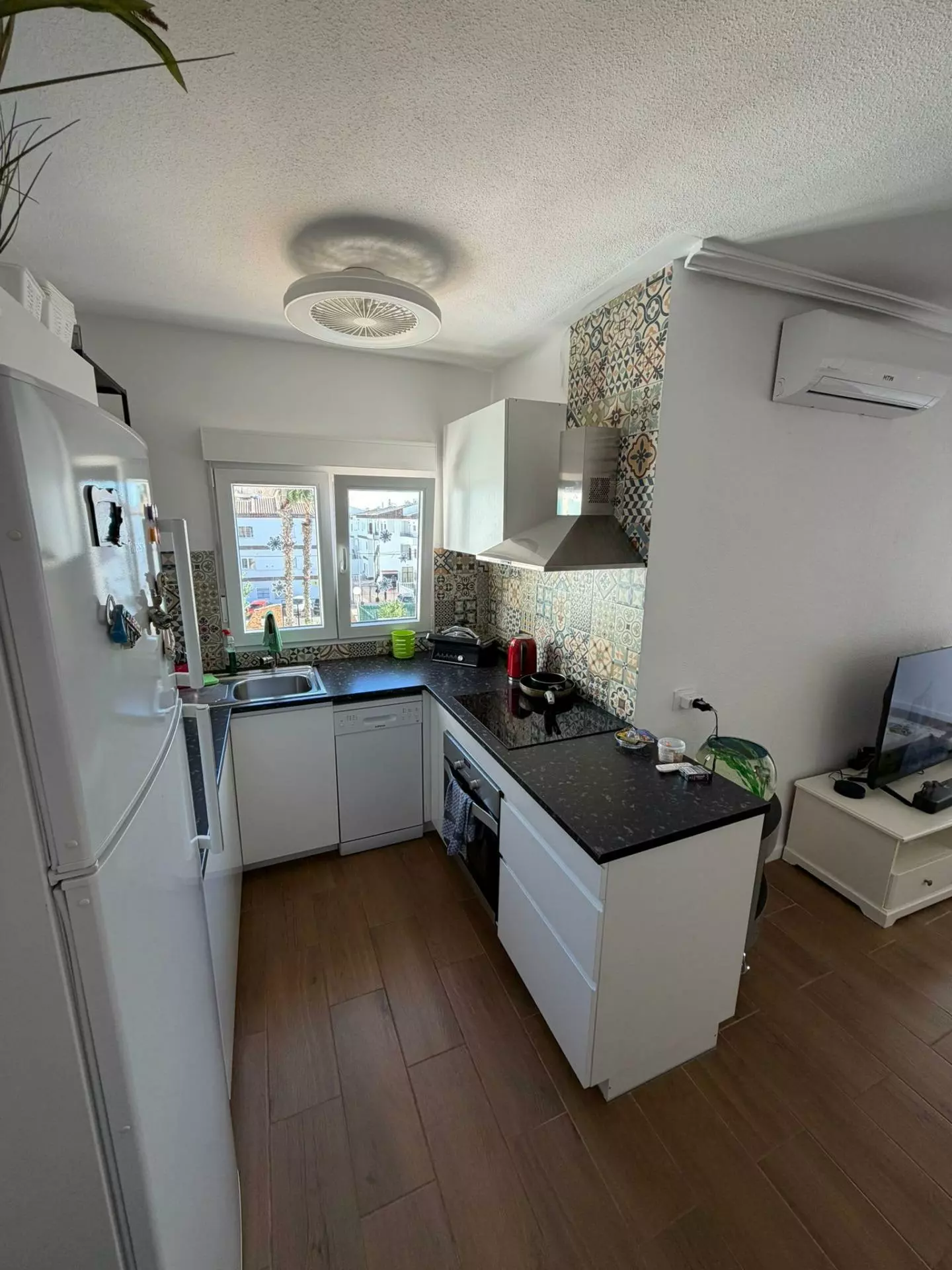 2-bedroom Apartment In Torrevieja, Spain (64 M²)