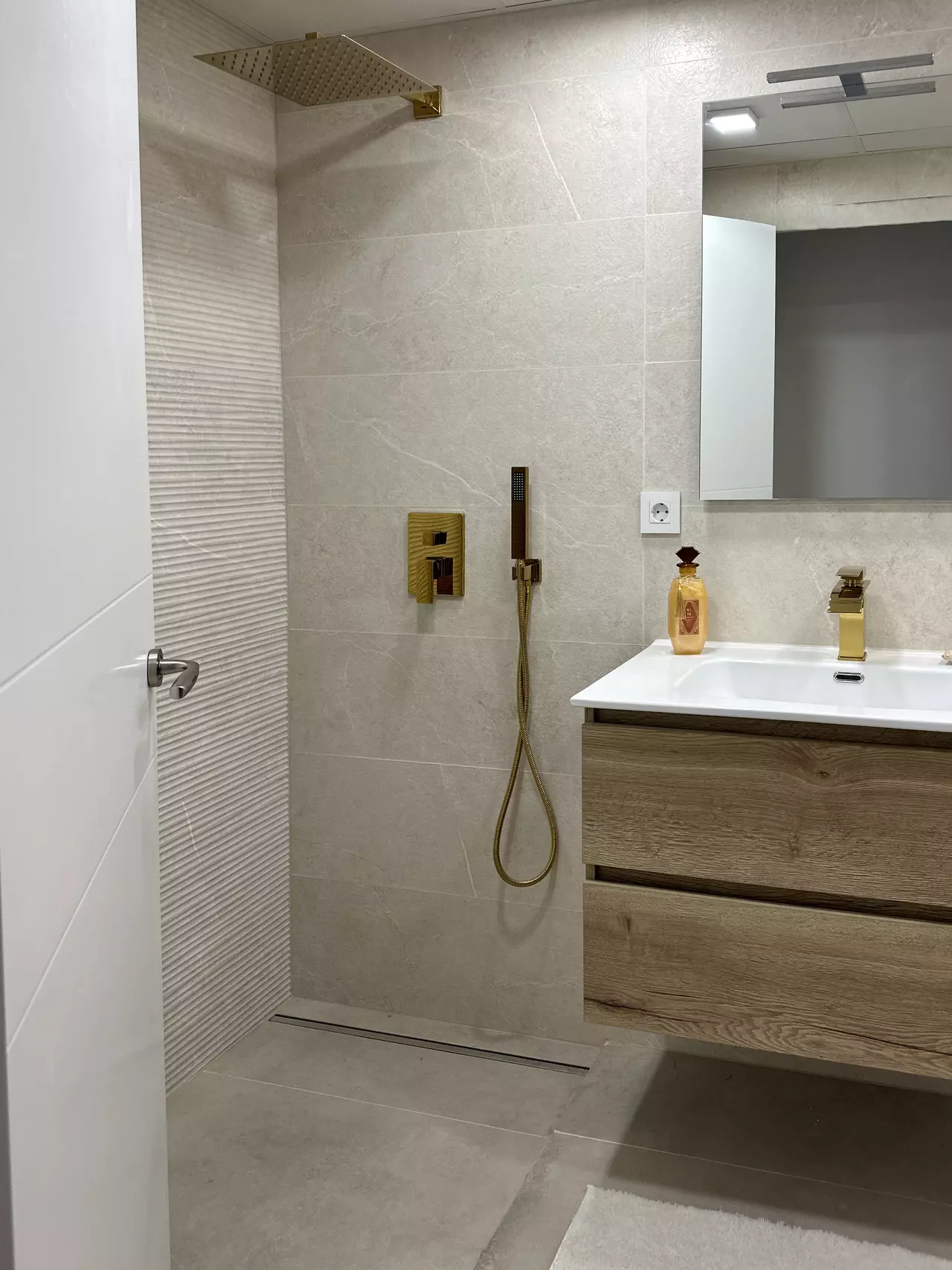 2-bedroom Apartment In Torrevieja, Spain (90 M²)