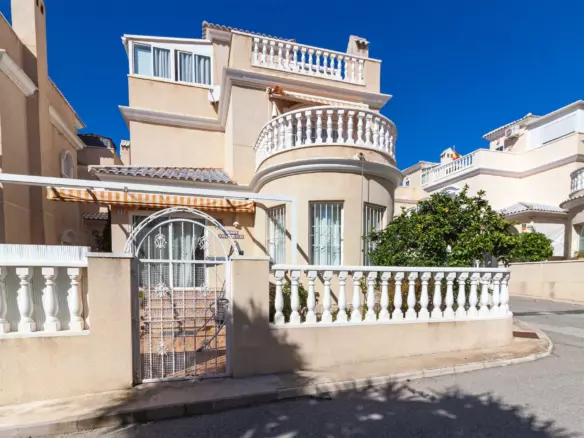 4-bedroom Villa In Orihuela Costa, Spain (105 M²)