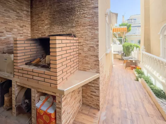 4-bedroom Villa In Orihuela Costa, Spain (105 M²)