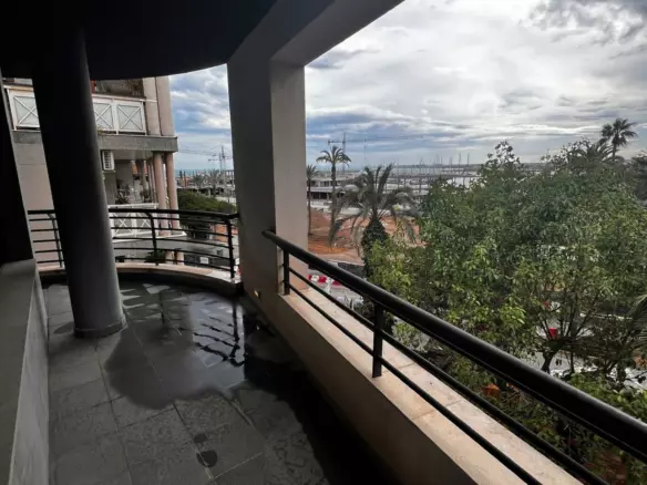3-bedroom Apartment In Torrevieja, Spain (141 M²)