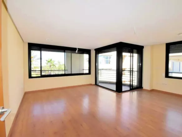 3-bedroom Apartment In Torrevieja, Spain (141 M²)