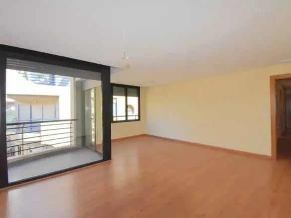 3-bedroom Apartment In Torrevieja, Spain (141 M²)