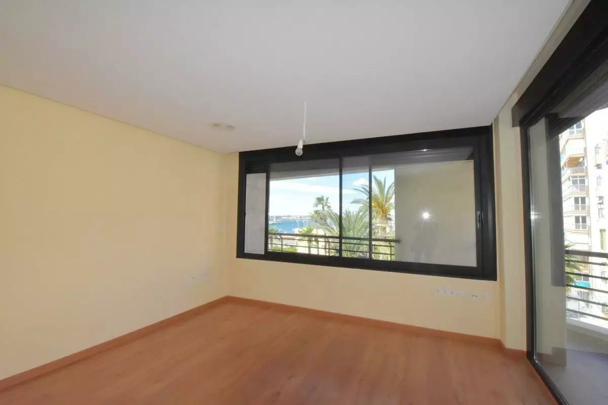 3-bedroom Apartment In Torrevieja, Spain (141 M²)