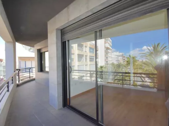 3-bedroom Apartment In Torrevieja, Spain (141 M²)