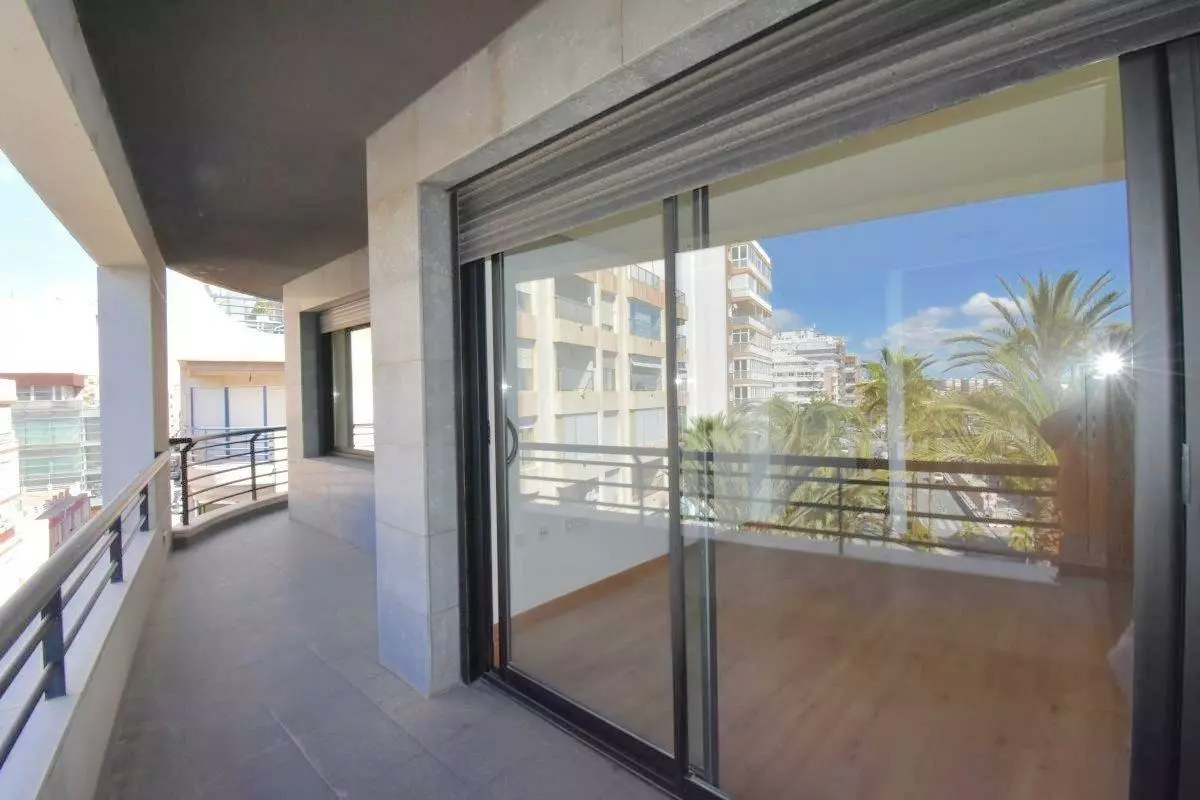 3-bedroom Apartment In Torrevieja, Spain (141 M²)