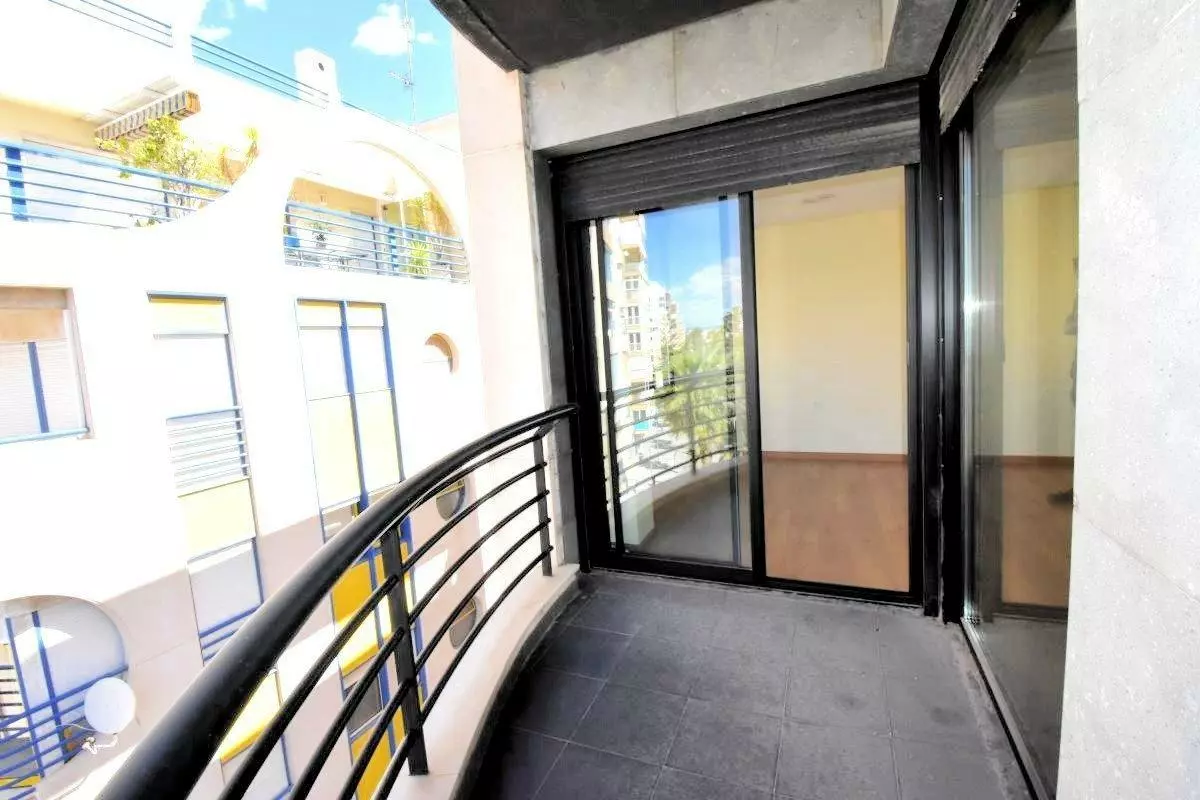 3-bedroom Apartment In Torrevieja, Spain (141 M²)