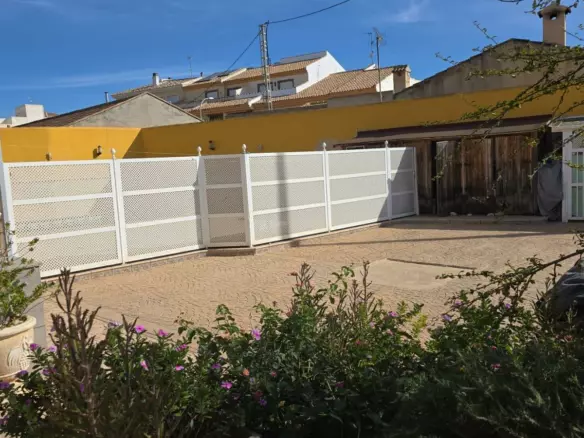 4-bedroom Villa In Pilar De La Horadada, Spain (368 M²)