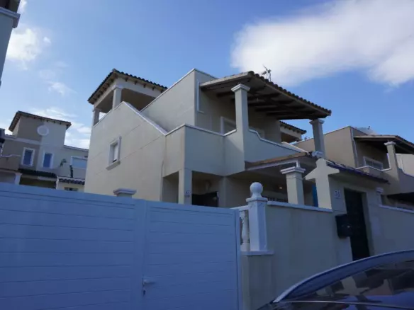 3-bedroom Villa In San Miguel De Salinas, Spain (120 M²)