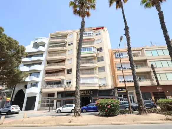 3-bedroom Apartment In Torrevieja, Spain (110 M²)