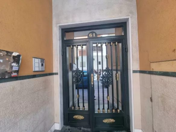 3-bedroom Apartment In Torrevieja, Spain (105 M²)