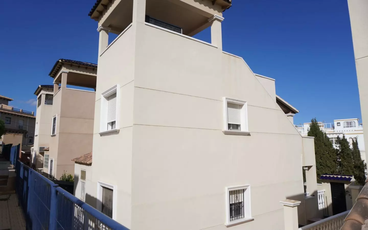 3-bedroom Villa In San Miguel De Salinas, Spain (120 M²)