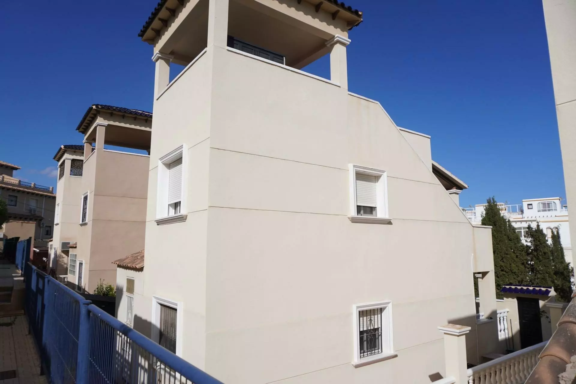 3-bedroom Villa In San Miguel De Salinas, Spain (120 M²)