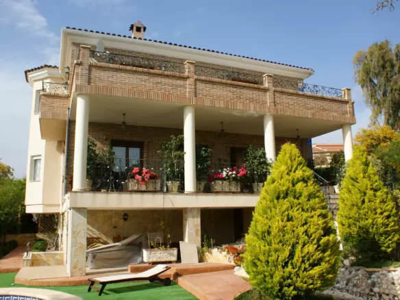 5-bedroom Villa In Rojales, Spain (360 M²)