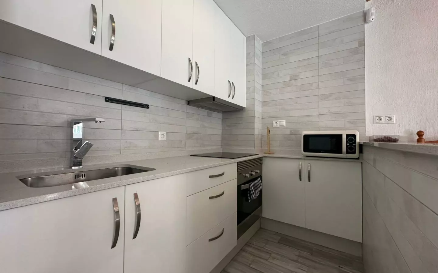 2-bedroom Town House In Torrevieja, Spain (75 M²)