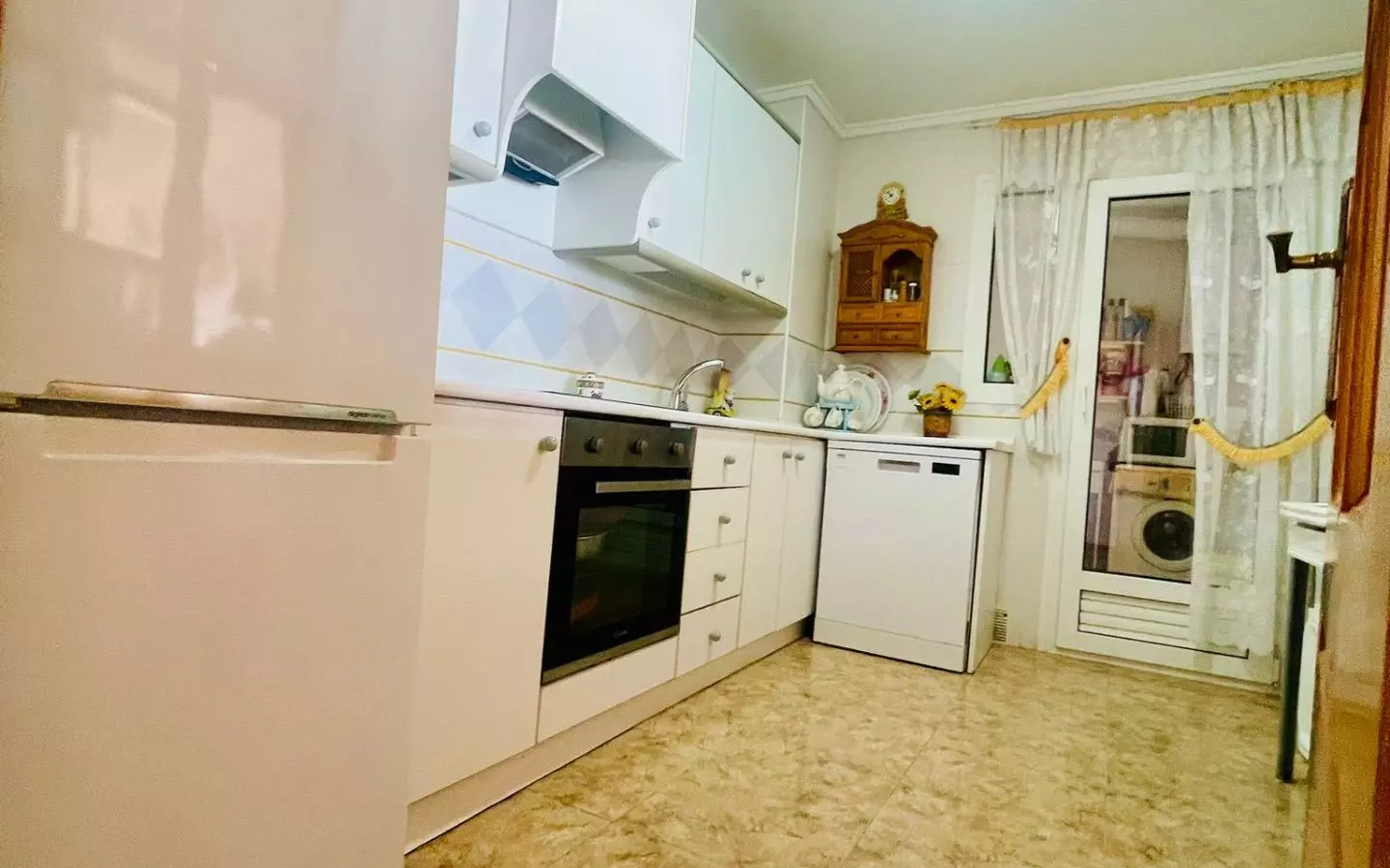 3-bedroom Apartment In Torrevieja, Spain (115 M²)