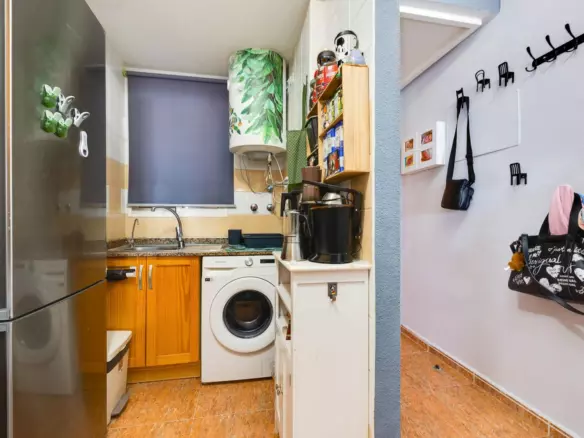 2-bedroom Apartment In Torrevieja, Spain (69 M²)