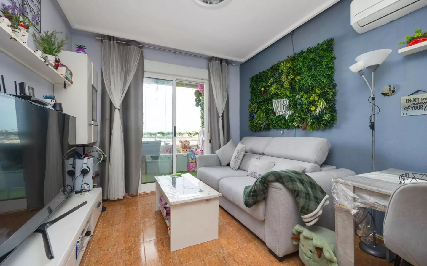 2-bedroom Apartment In Torrevieja, Spain (69 M²)