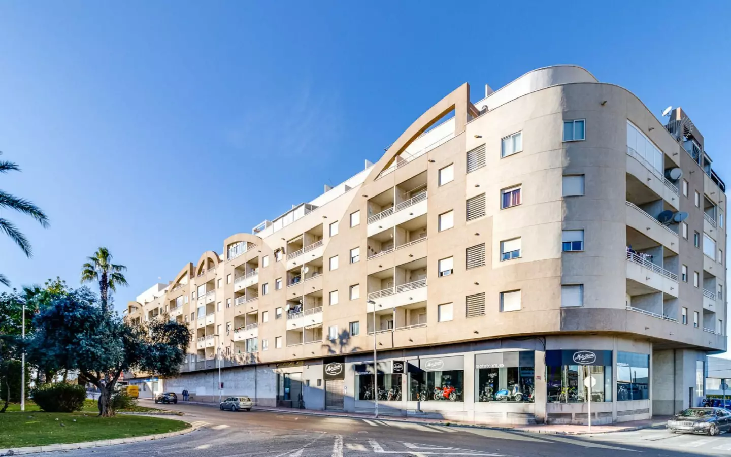 2-bedroom Apartment In Torrevieja, Spain (69 M²)