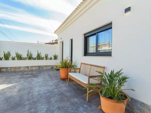 2-bedroom Town House In Torrevieja, Spain (104 M²)