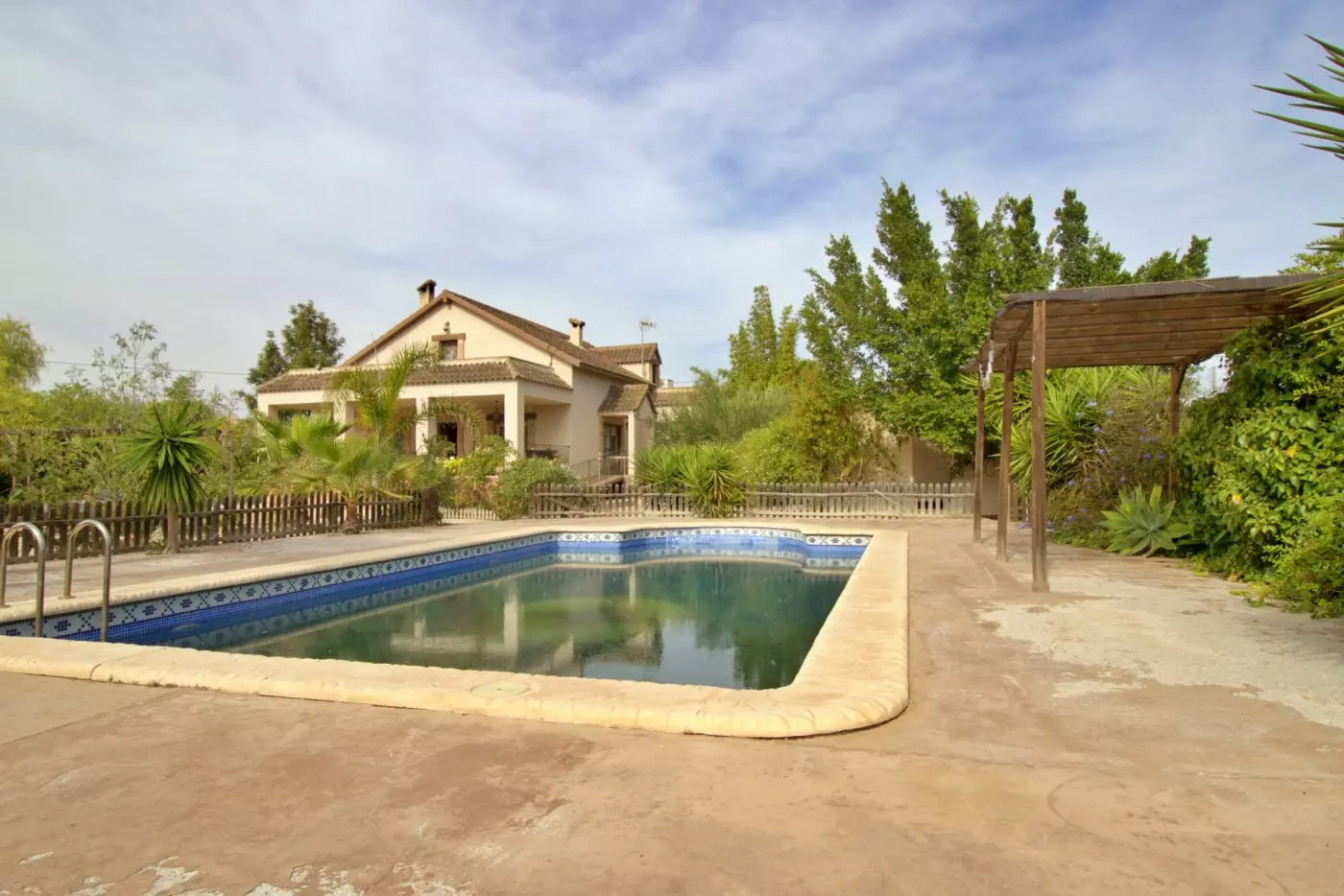 5-bedroom Villa In Elche, Spain (509 M²)