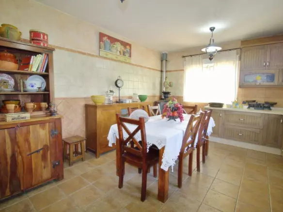 5-bedroom Villa In Elche, Spain (509 M²)