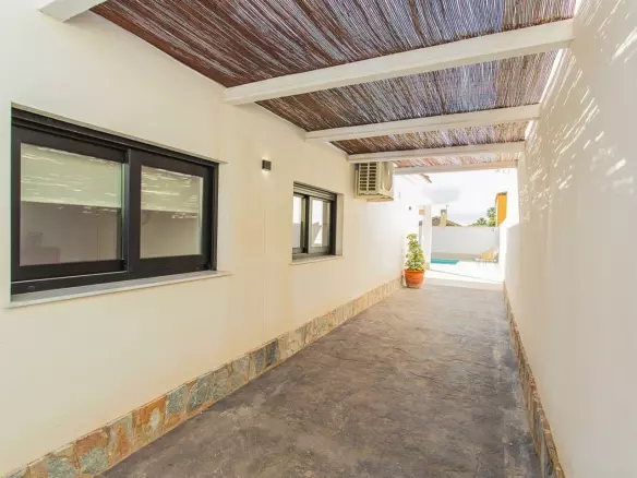 2-bedroom Town House In Torrevieja, Spain (104 M²)
