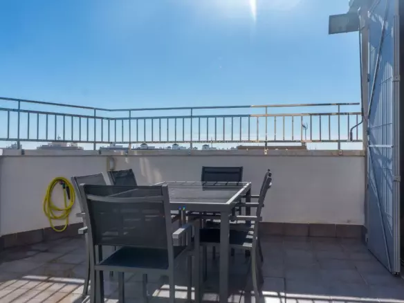 3-bedroom Apartment In Torrevieja, Spain (205 M²)