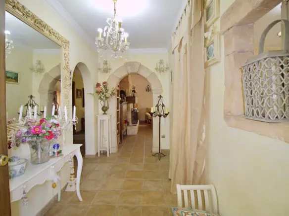 5-bedroom Villa In Elche, Spain (509 M²)