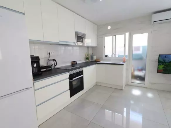 3-bedroom Apartment In Torrevieja, Spain (108 M²)