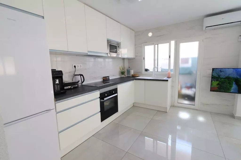 3-bedroom Apartment In Torrevieja, Spain (108 M²)