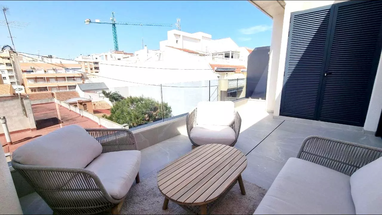 2-bedroom Penthouse In Torrevieja, Spain (94 M²)