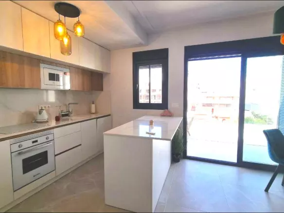 2-bedroom Penthouse In Torrevieja, Spain (94 M²)