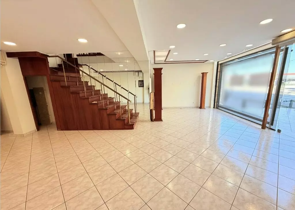 Commercial Property In Paralia, Greece (182 M²)