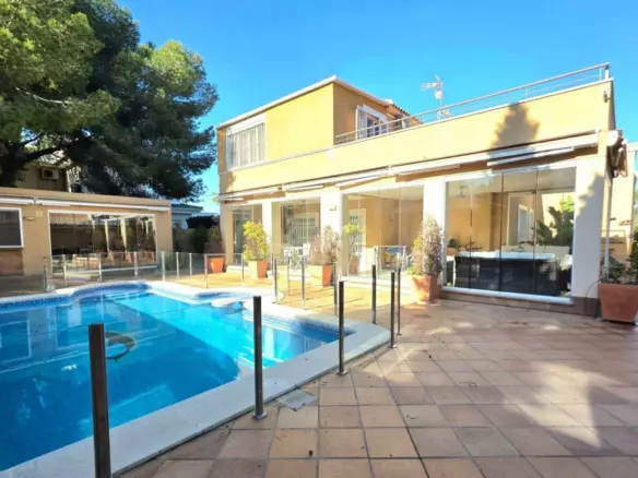 5-bedroom Town House In Orihuela Costa, Spain (179 M²)