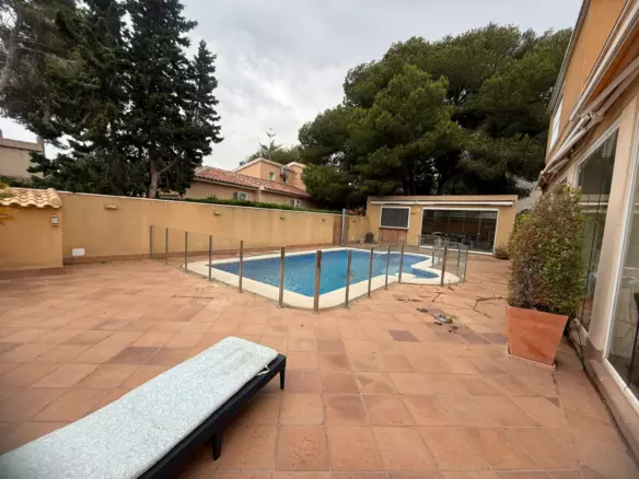 5-bedroom Town House In Orihuela Costa, Spain (179 M²)