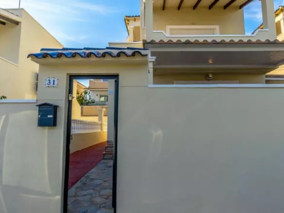 3-bedroom Villa In Orihuela Costa, Spain (120 M²)