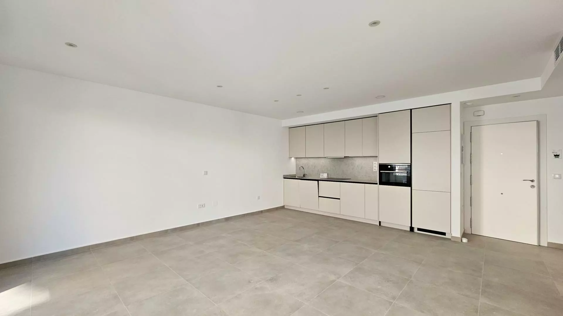 1-bedroom Apartment In Torrevieja, Spain (63 M²)