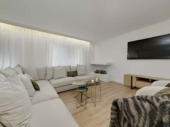 4-bedroom Apartment In Torrevieja, Spain (265 M²)