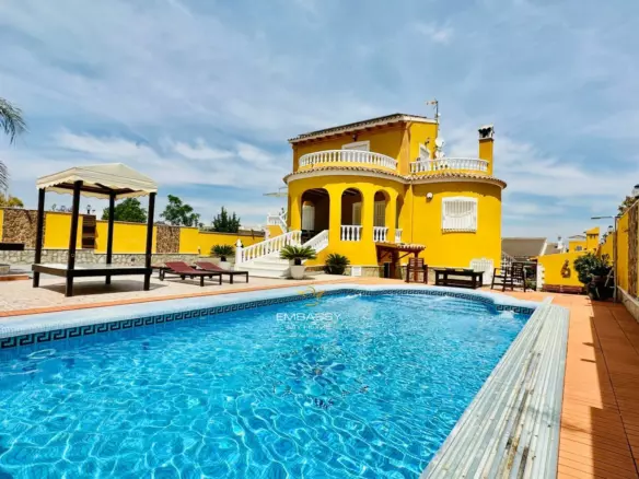 5-bedroom Villa In Orihuela, Spain (201 M²)