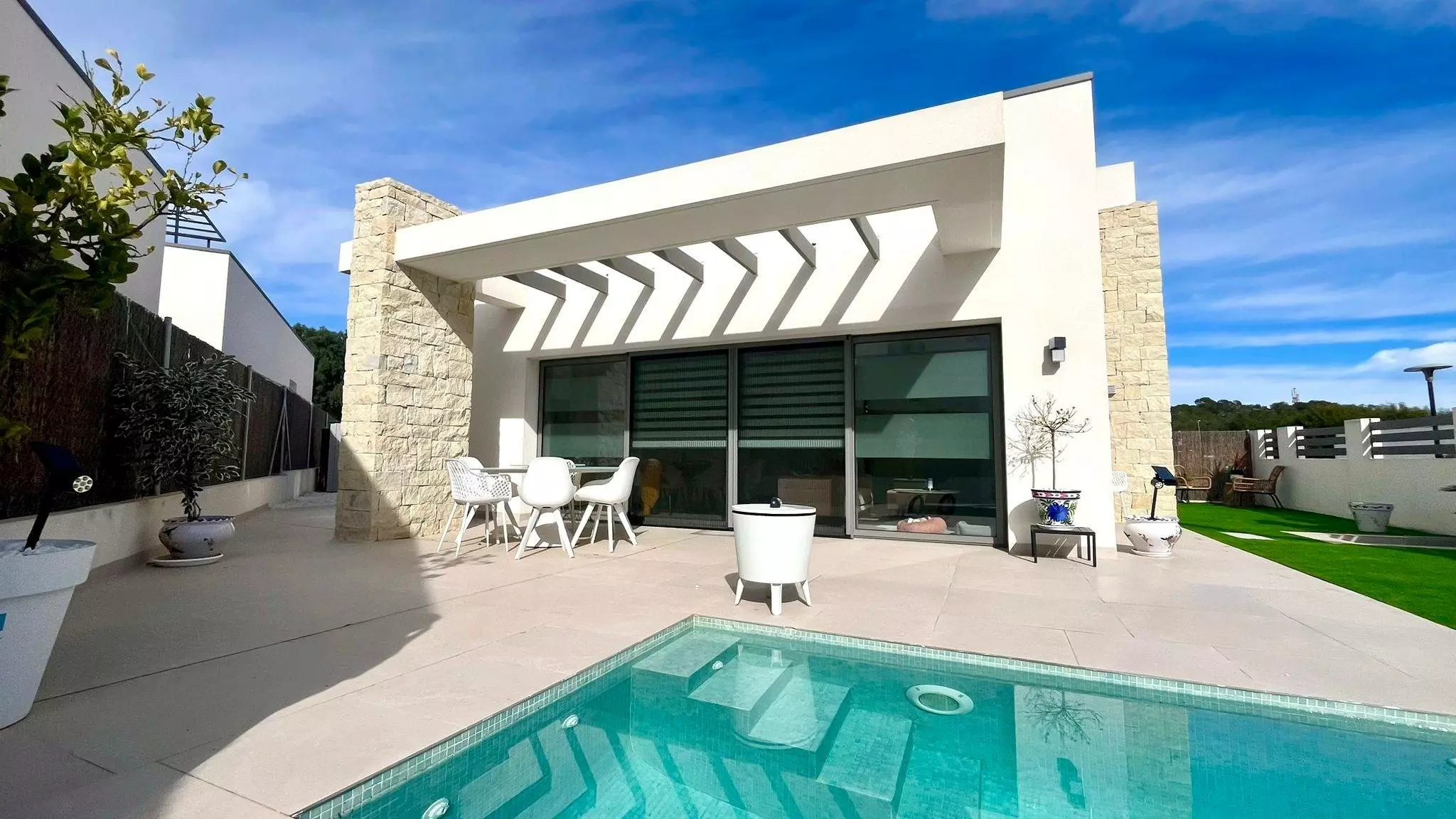 6-1-891456 3-bedroom Villa In San Miguel De Salinas, Spain (103 M²)
