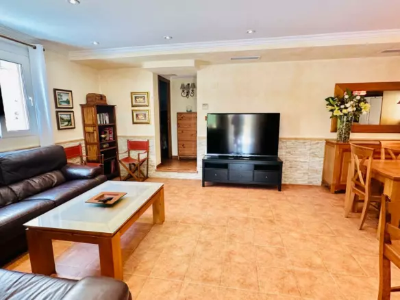 5-bedroom Villa In Orihuela, Spain (201 M²)