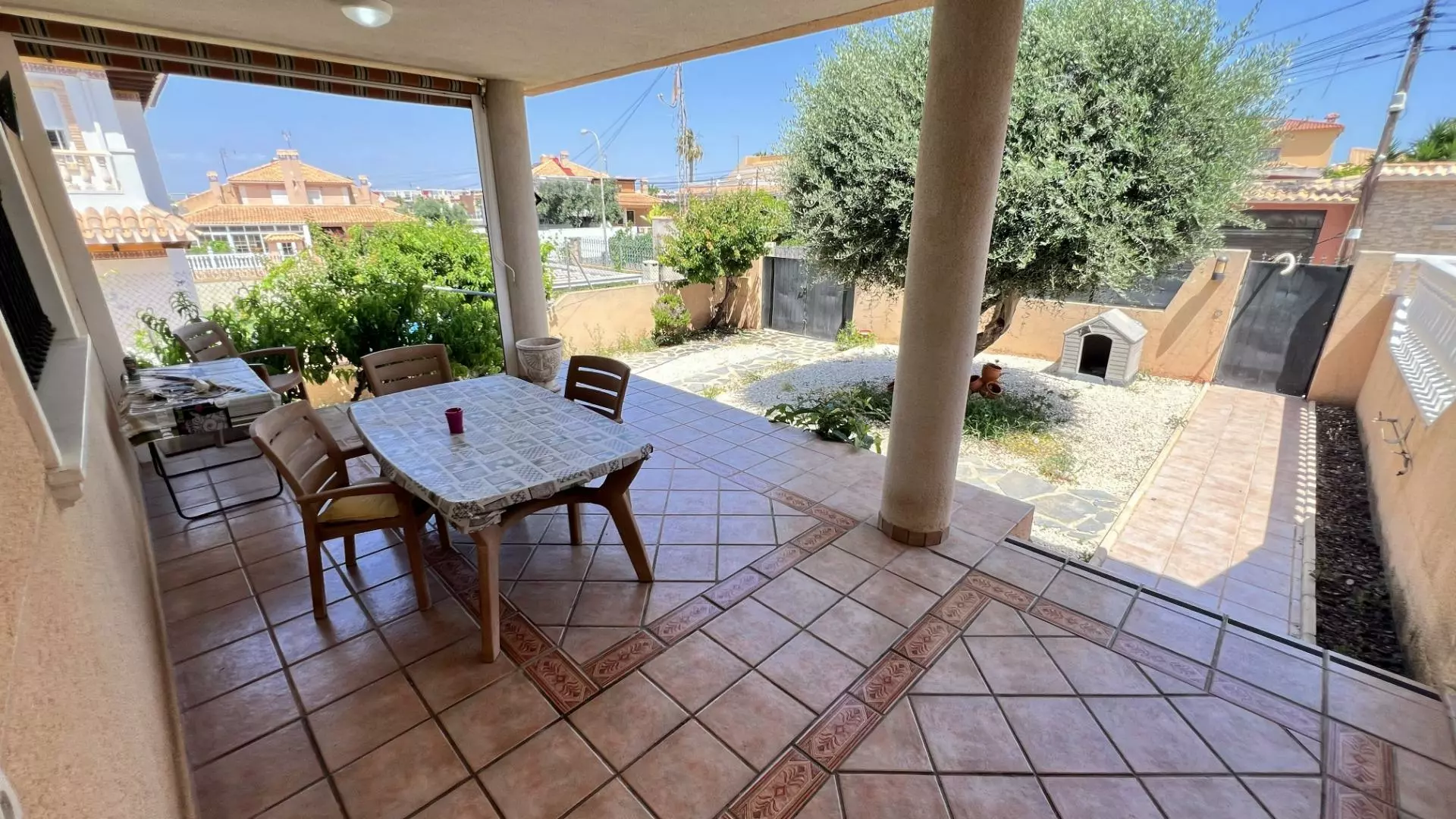 4-bedroom Semi In Torrevieja, Spain (192 M²)
