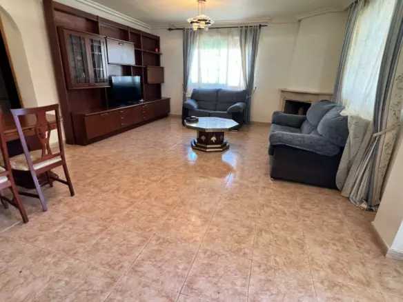 4-bedroom Semi In Torrevieja, Spain (192 M²)