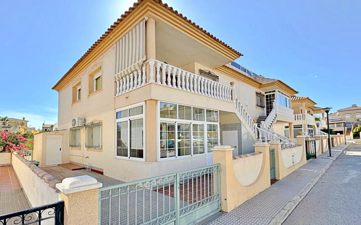 2-bedroom Apartment In Orihuela Costa, Spain (64 M²)